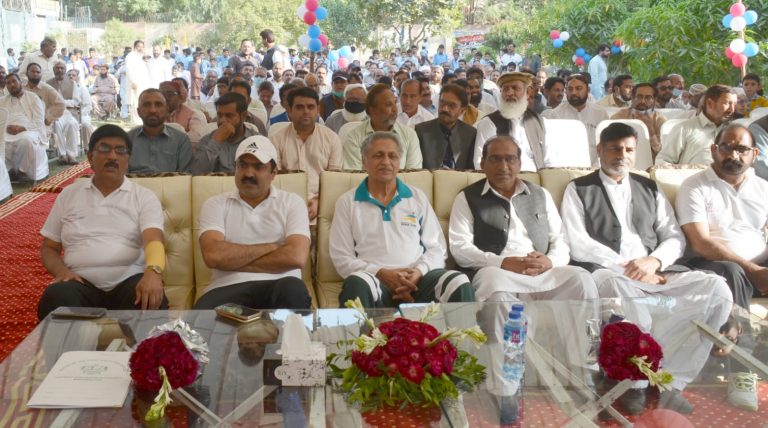 فلائنگ ہارس سمیع اللہ خان اور ڈپٹی کمشنر بہاو؛ پور عرفان علی خان کاٹھیا سکولمپکس مشعل جلانے کی تقریب میں موجود ہیں